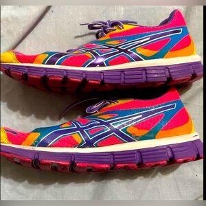 Vintage Asics  Gel-Extreme 33 Women's Running Shoes Size 8 (T2H9N) Multicolor.